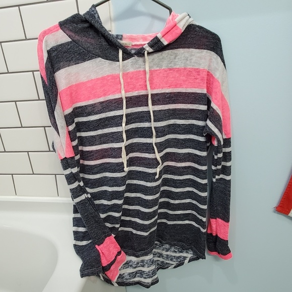 Target Tops - Lightweight pullover Target Tops - Lightweight pullover
